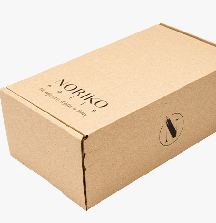 buduj świadomość marki opakowaniem wysyłkowym z logo branża beauty